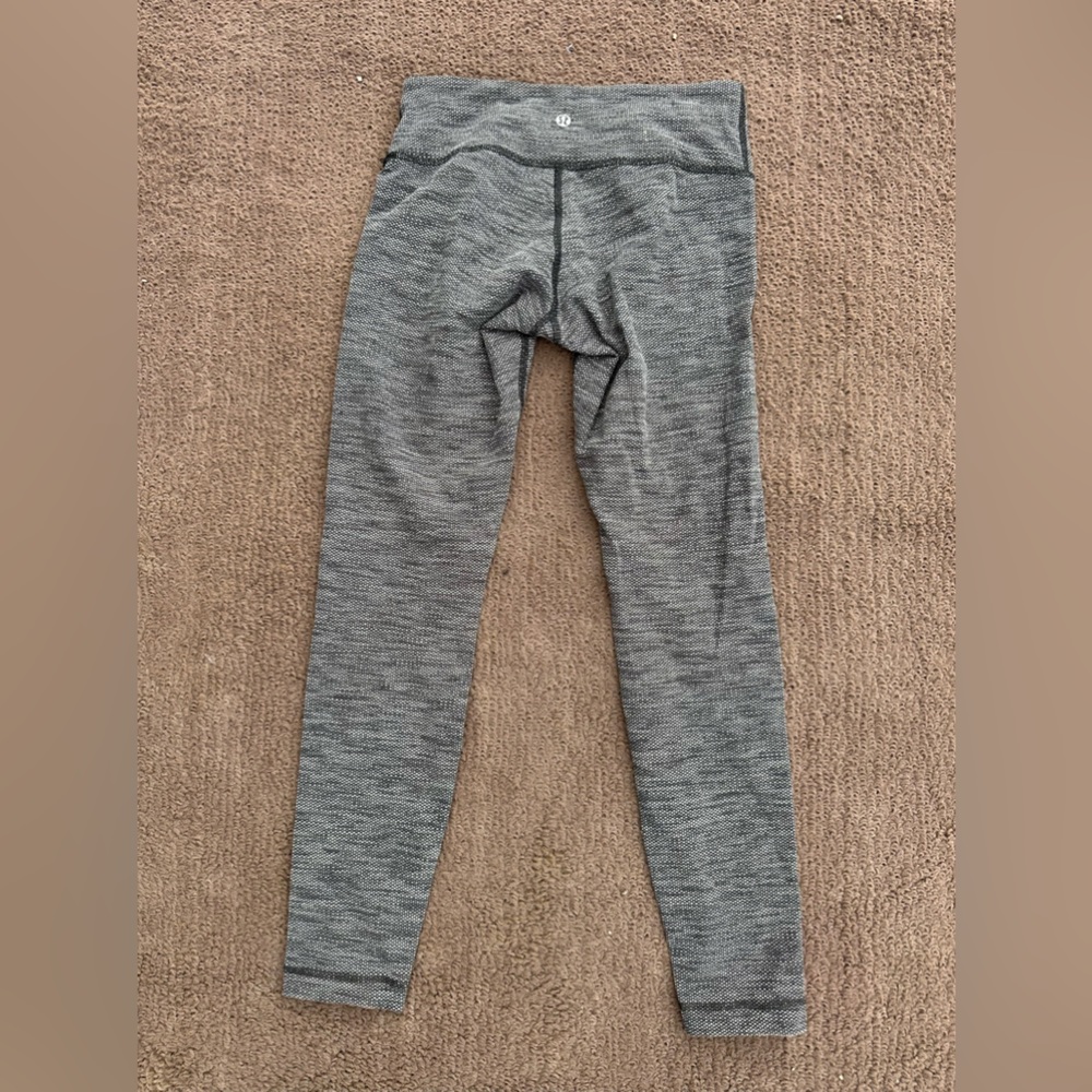 Lululemon wunder under leggings, size 4